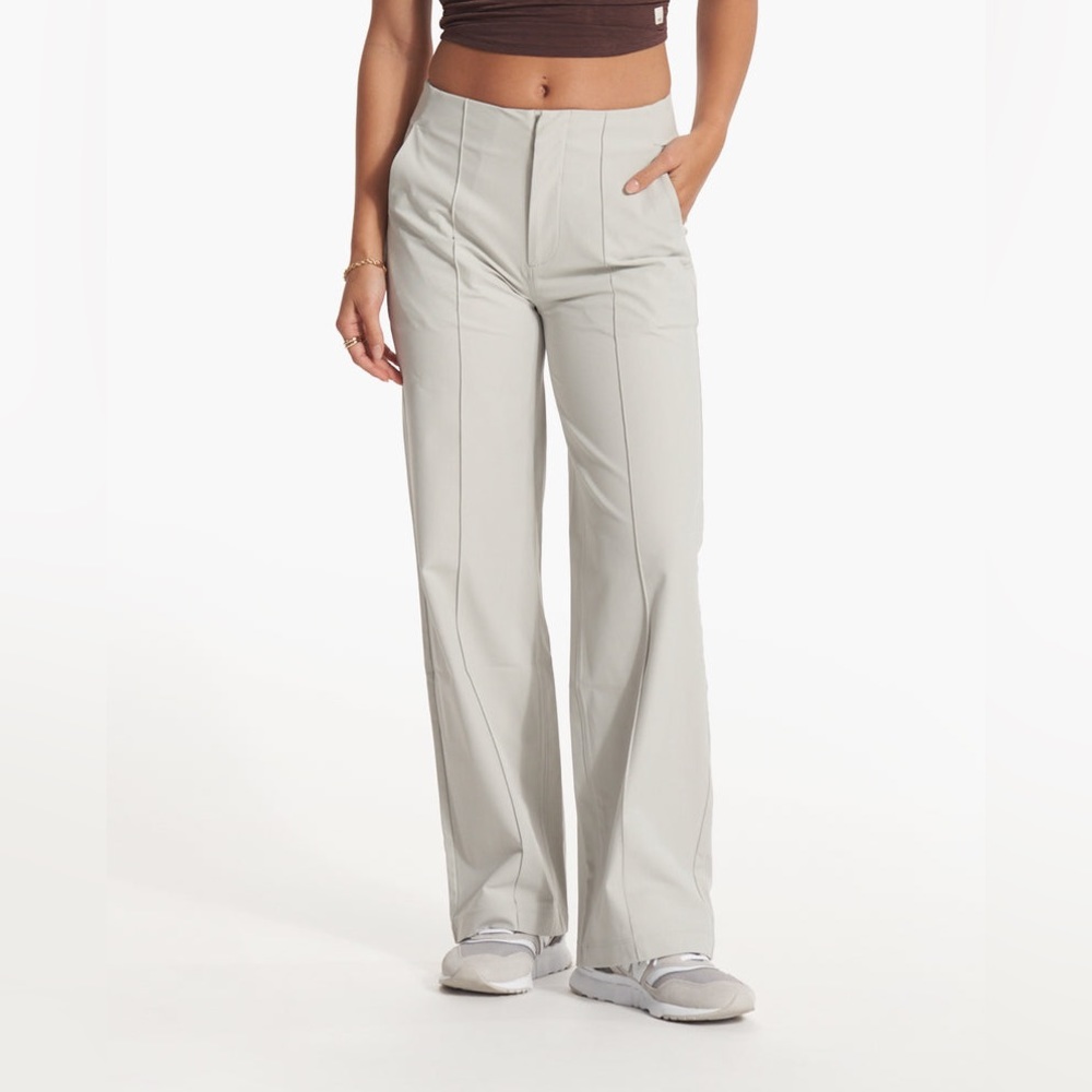 NWT Vuori Womens Meta Wideleg VersaLife™ Pant in Vapor - Picture 4 of 9